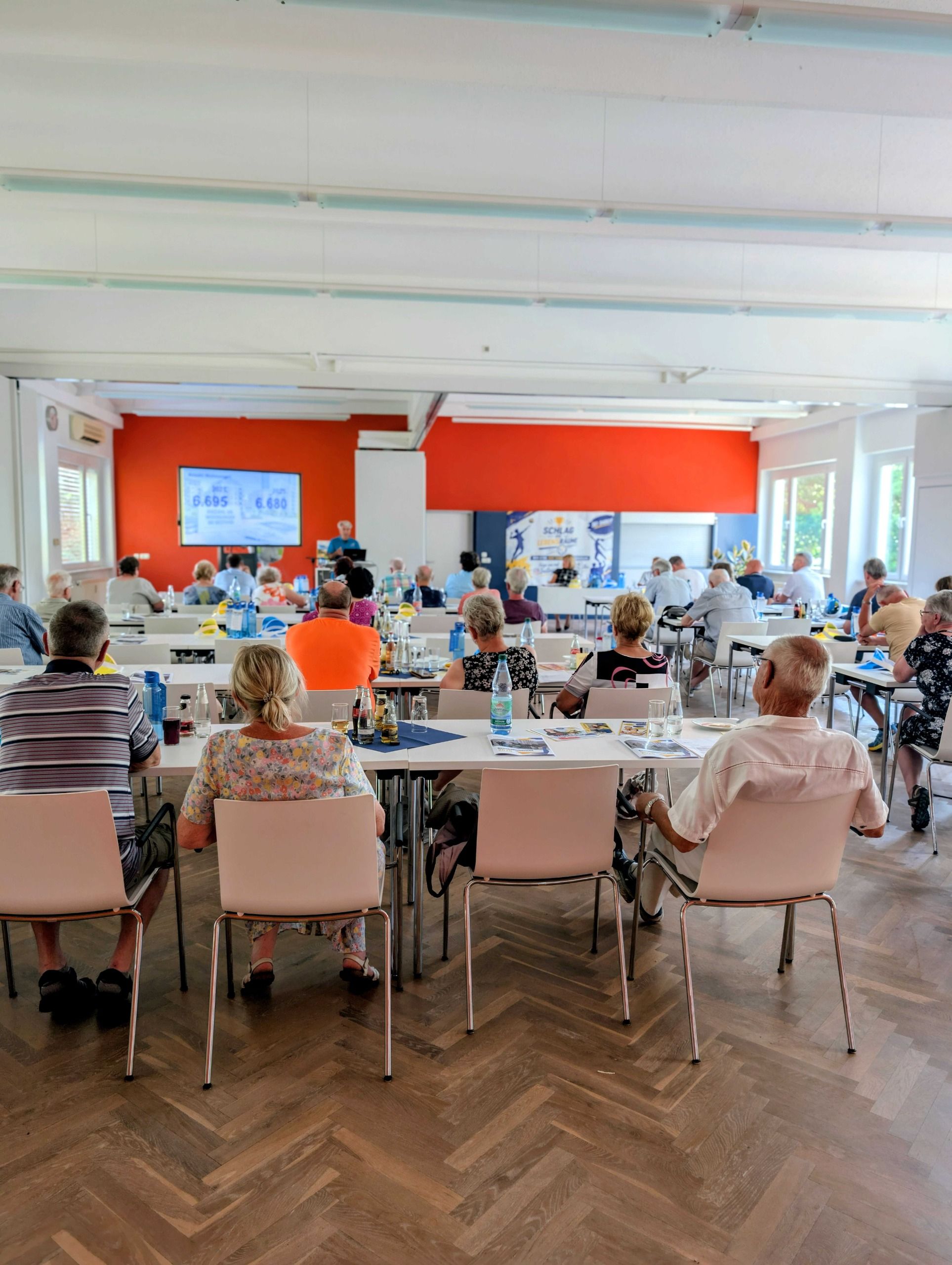 Klicken um Bild der Bildergalerie 'Medien' an Position 1 zu vergrößeren